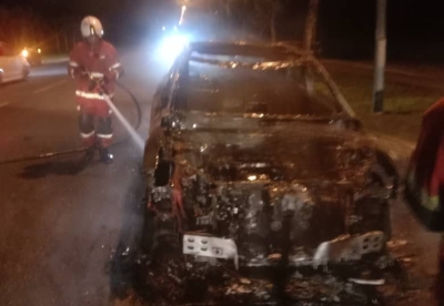 Man escapes unharmed as fire destroys SUV in Kuching