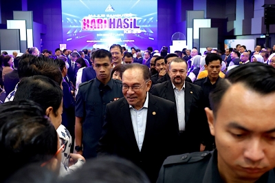 Malaysia’s tax revenue hits record RM184.8b in 2024, Anwar credits strict compliance enforcement