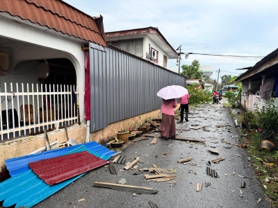 Sekinchan residents seek shelter at relief centre after storm wreaks havoc