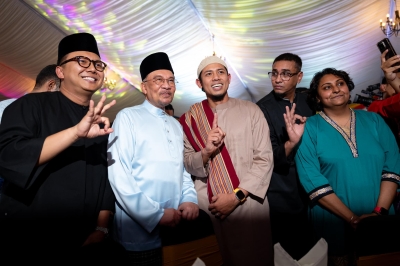 PM Anwar to Era FM trio: Media must elevate nation’s reputation