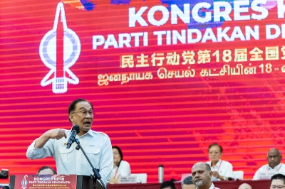 At DAP congress, Anwar backs 10-year PM limit, says ‘22 years, rosak negara’