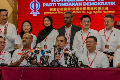 Loke: DAP members haven’t forgotten Guan Eng’s contributions, but there are no ‘gods’ in the party