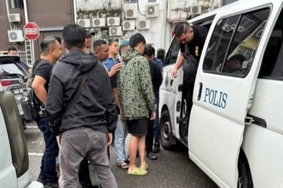 Sarawak police detain five men over viral Satok brawl sparked by engine revving and loud exhaust noise