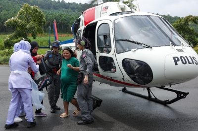 Police send in helicopter to rescue three heavily pregnant Orang Asli from Johor floods